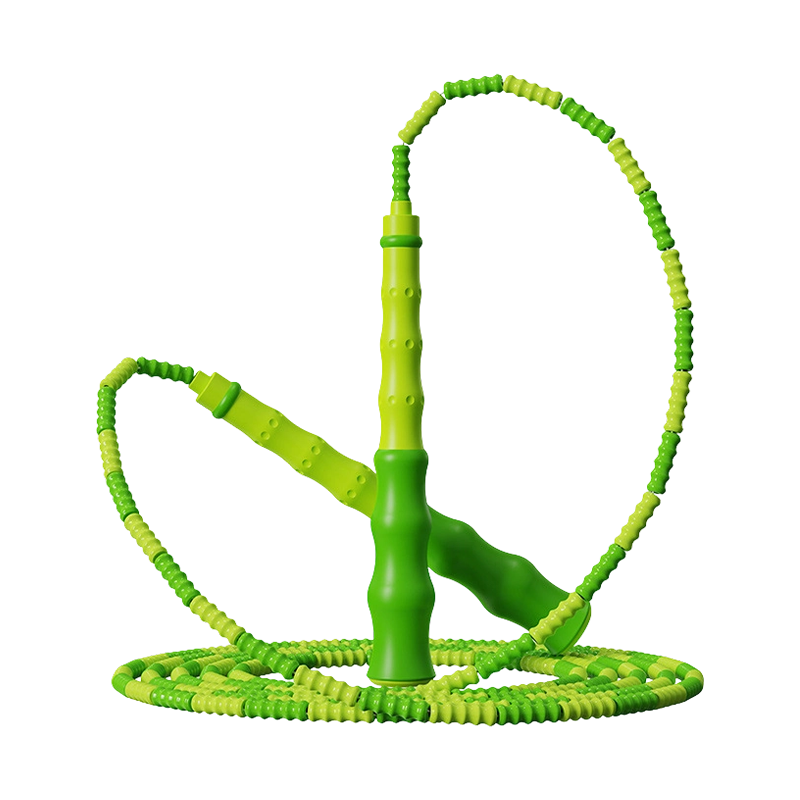 Elevii de la școala primară TS-18 încep să învețe săritul cu coarda de bambus